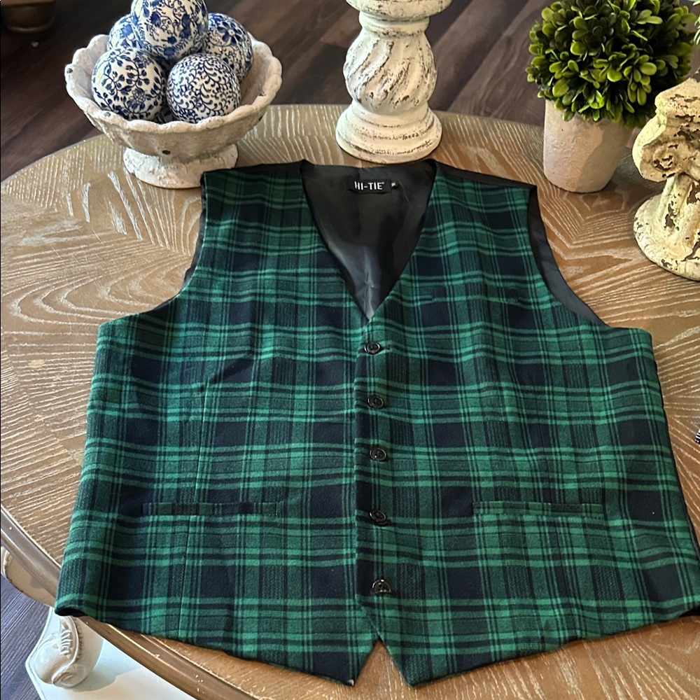 Men’s Green & Black Plaid Suit Vest Medium